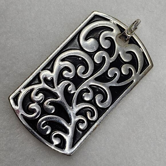 Vintage Metal Brocade Necklace Pendant - Picture 2 of 4